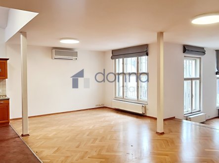 Pronájem kanceláře, 203 m²