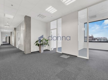 Pronájem kanceláře, 1 398 m²