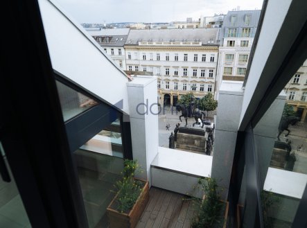 Pronájem kanceláře, 2 141 m²