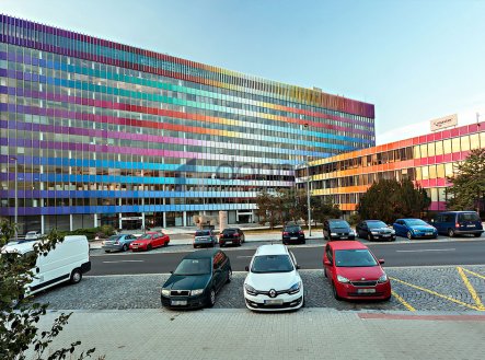 Pronájem kanceláře, 530 m²