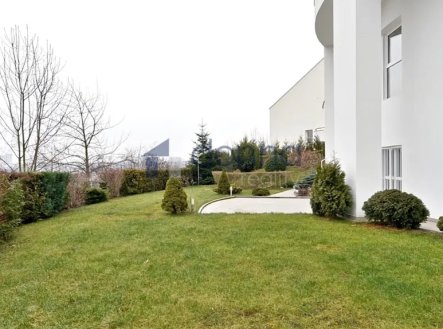 Pronájem domu/vily, 839 m²