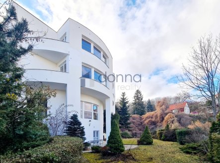 Pronájem kanceláře, 839 m²
