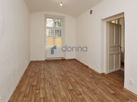Pronájem obchodní prostory, 86 m²
