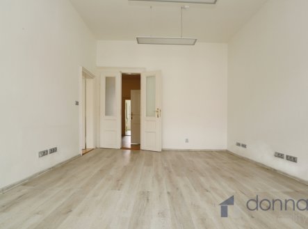 Pronájem kanceláře, 100 m²