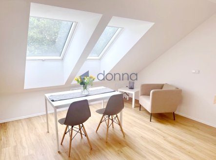 Pronájem bytu, 2+kk, 67 m²