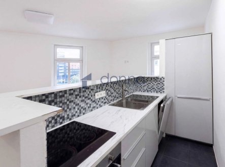 Pronájem nájemního domu, 626 m²