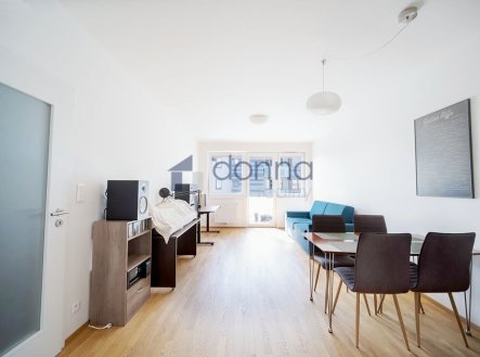 Pronájem bytu, 2+kk, 62 m²