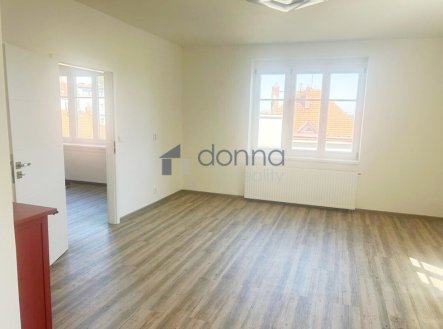 Pronájem bytu, 2+1, 77 m²