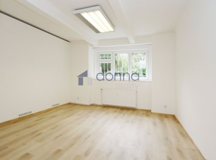 Pronájem bytu, 1+kk, 28 m² obrázek