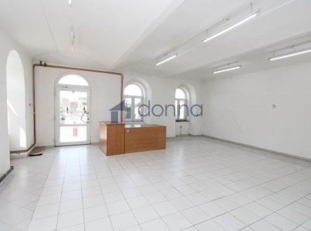 Pronájem obchodní prostory, 120 m²