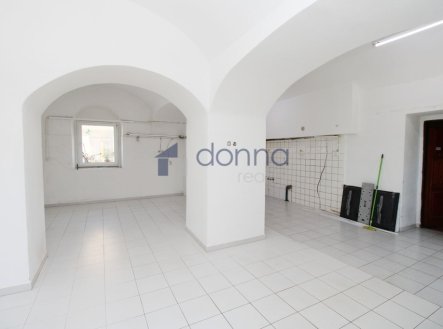 Pronájem obchodní prostory, 120 m²