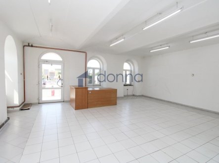 Pronájem obchodní prostory, 120 m²