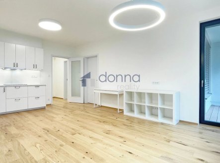 Pronájem bytu, 2+kk, 87 m²