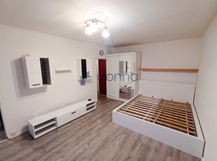 Pronájem bytu, 1+1, 37 m²