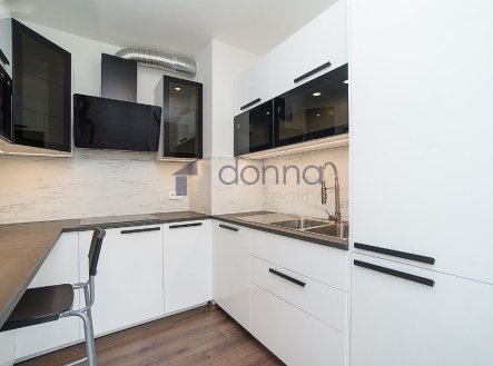 Pronájem bytu, 4+kk, 85 m²