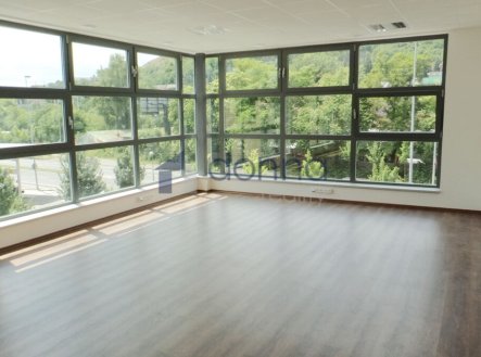 Pronájem kanceláře, 52 m²
