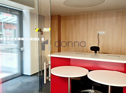 Pronájem obchodní prostory, 194 m²