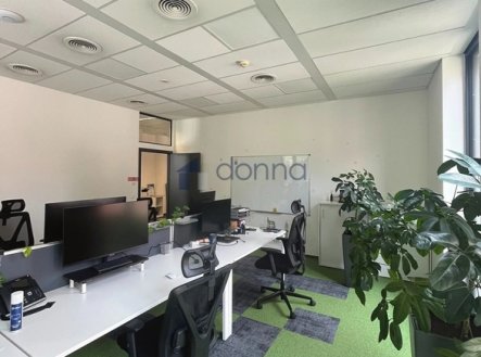 Pronájem kanceláře, 76 m²