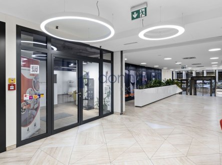 Pronájem obchodní prostory, 82 m²