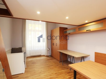 Pronájem bytu, 1+kk, 27 m²