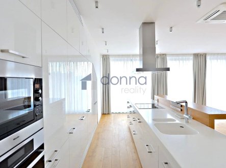 Pronájem bytu, 4+kk, 203 m²