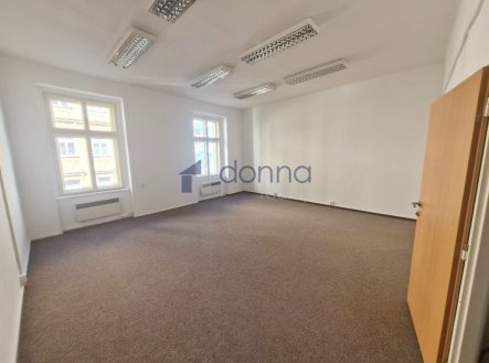 Pronájem kanceláře, 136 m²