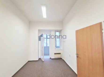 Pronájem kanceláře, 136 m²