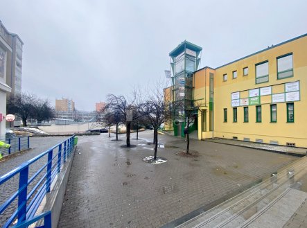 Pronájem obchodní prostory, 70 m²