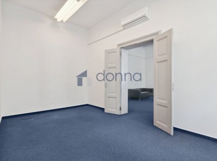 Pronájem kanceláře, 79 m²