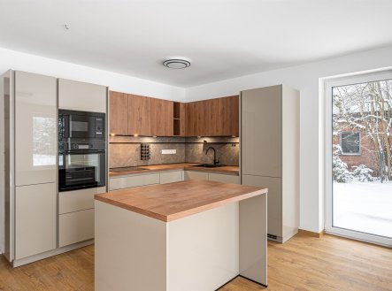 Pronájem domu/vily, 183 m²