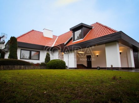 Pronájem kanceláře, 417 m²