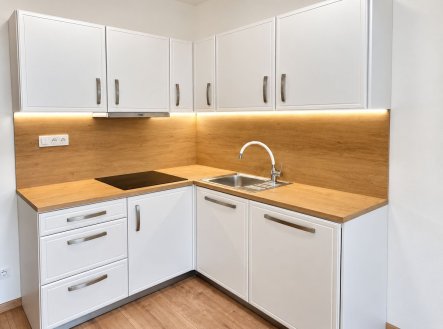 Pronájem bytu, 1+kk, 32 m²