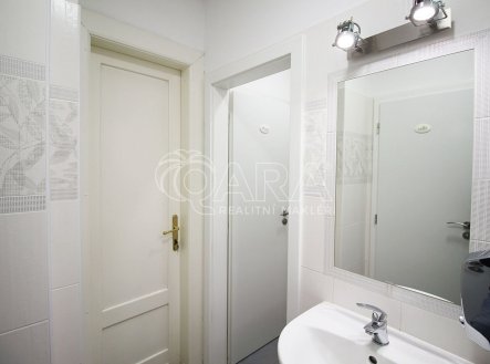 Pronájem kanceláře, 143 m²