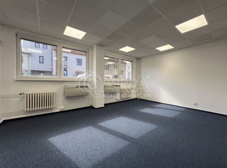 Pronájem kanceláře, 122 m²