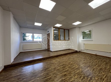 Pronájem kanceláře, 122 m²