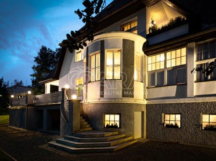Prodej komerčního objektu, jiný, 1 000 m²