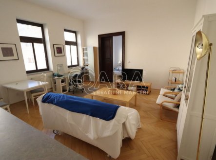 Pronájem kanceláře, 71 m²