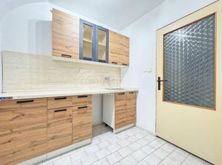 Pronájem bytu, atypický, 64 m²