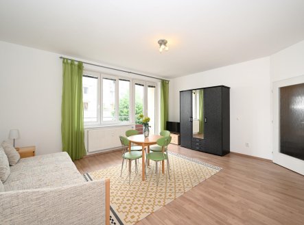Pronájem bytu, 1+kk, 40 m²