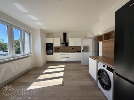 Pronájem bytu, 2+1, 80 m²
