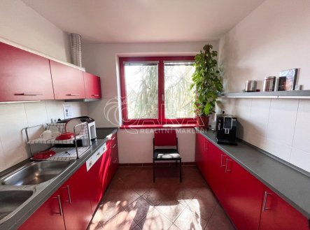 Pronájem kanceláře, 120 m²