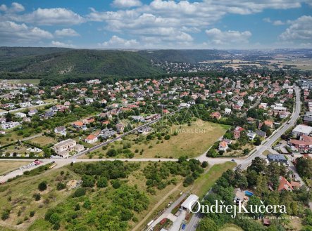 Prodej pozemku pro bydlení, 1 593 m²
