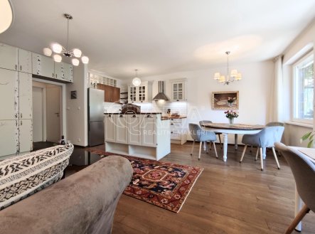 Pronájem bytu, 3+kk, 81 m²