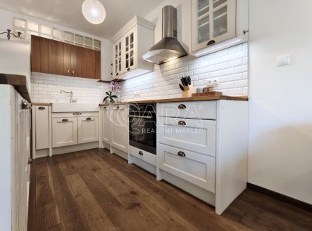 Pronájem bytu, 3+kk, 81 m²