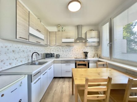 Pronájem bytu, 3+kk, 75 m²