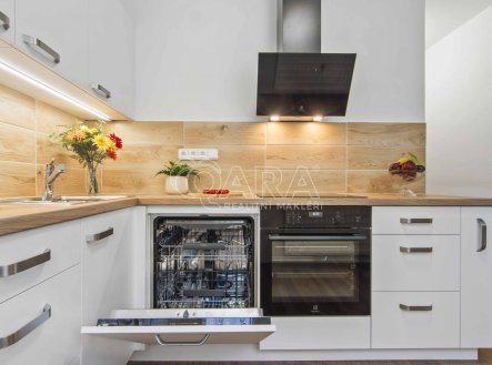 Kuchyň | Pronájem bytu, 2+1, 60 m²