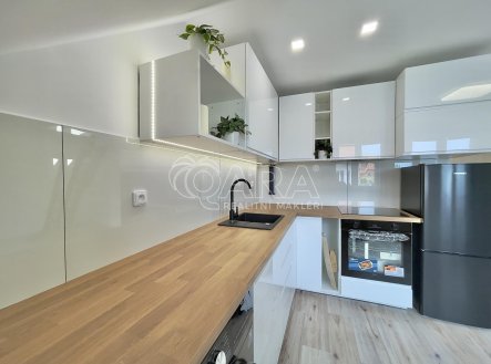 Pronájem bytu, 3+kk, 84,9 m²