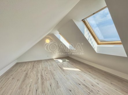 Pronájem bytu, 3+kk, 84,9 m²
