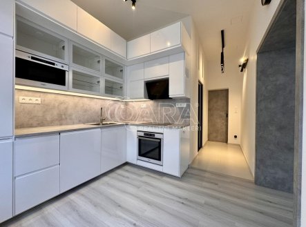 Pronájem bytu, 2+1, 83 m²