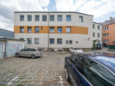 Pronájem kanceláře, 100 m²